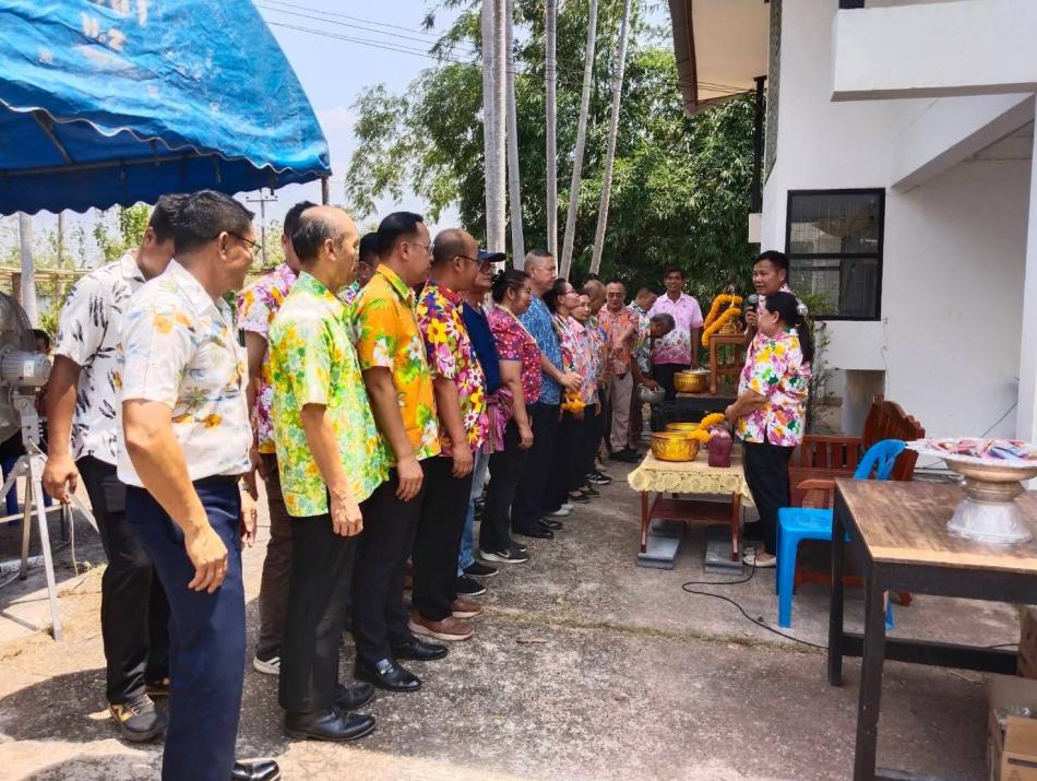 วันพฤหัสบดีที่ ๙ เมษายน ๒๕๖๙ เวลา ๑๓.๓๐ น. องค์การบริหารส่วนตำบลโนนงาม นำโดย นายคาร สุยะรัตน์  นายกองค์การบริหารส่วนตำบลโนนงาม พร้อมด้วย หัวหน้าส่วนราชการ  ได้เข้าร่วมกิจกรรมรดน้ำขอพร นายอธิพงษ์ พงศ์สุวรรณ์  นายอำเภอปทุมราชวงศา เนื่องในประเพณีสงกรานต์ ประจำปี  ๒๕๖๙  ณ บ้านพักนายอำเภอปทุมราชวงศา