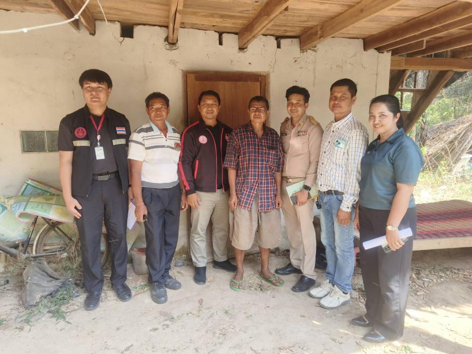 นายแพง พันธุมาตร รองนายกองค์การบริหารส่วนตำบลโนนงาม หัวหน้าสำนักปลัด นักพัฒนาชุมชน ร่วมกับเจ้าหน้าที่สำนักงานพัฒนาสังคมและความมั่นคงของมนุษย์จังหวัดอำนาจเจริญ (พมจ.) ลงพื้นที่เยี่ยมและช่วยเหลือผู้ประสบปัญหาทางสังคมในเขตพื้นที่ตำบลโนนงาม